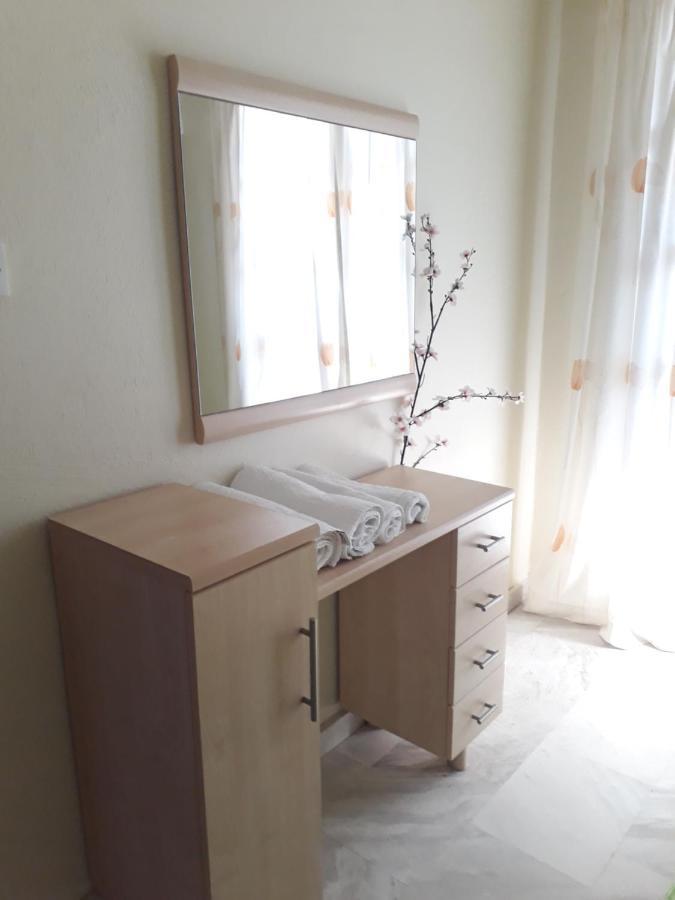 Nefeli Seaside Apartments โปไลโครโน ภายนอก รูปภาพ