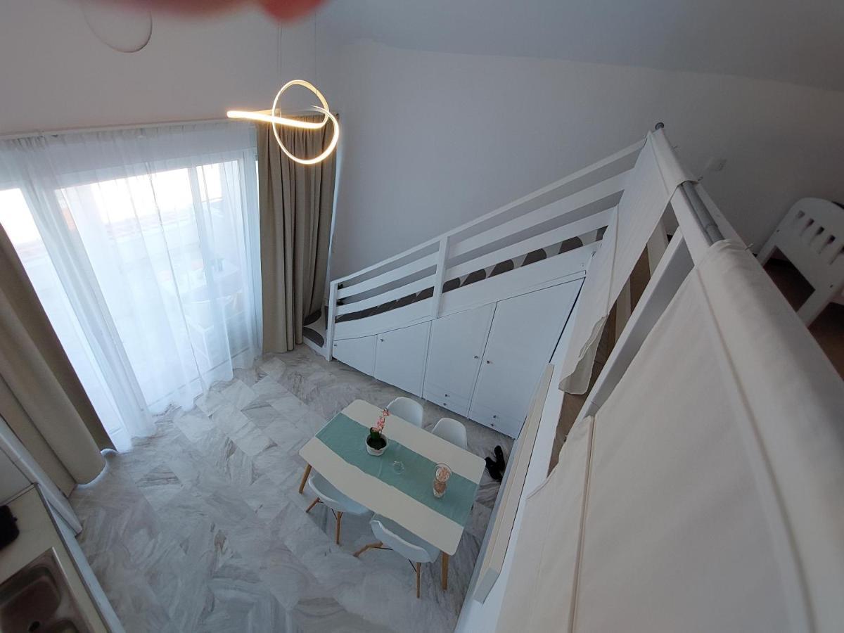 Nefeli Seaside Apartments โปไลโครโน ภายนอก รูปภาพ