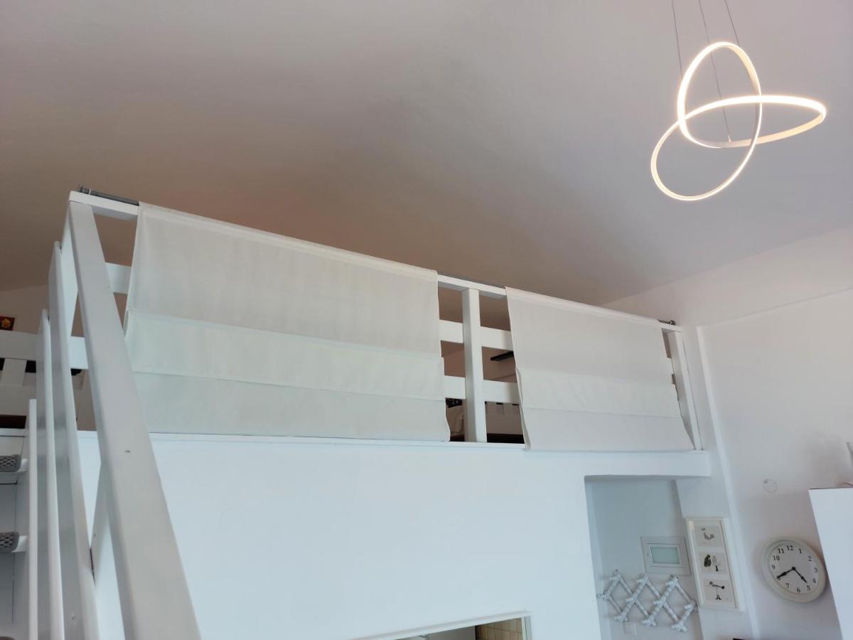 Nefeli Seaside Apartments โปไลโครโน ภายนอก รูปภาพ