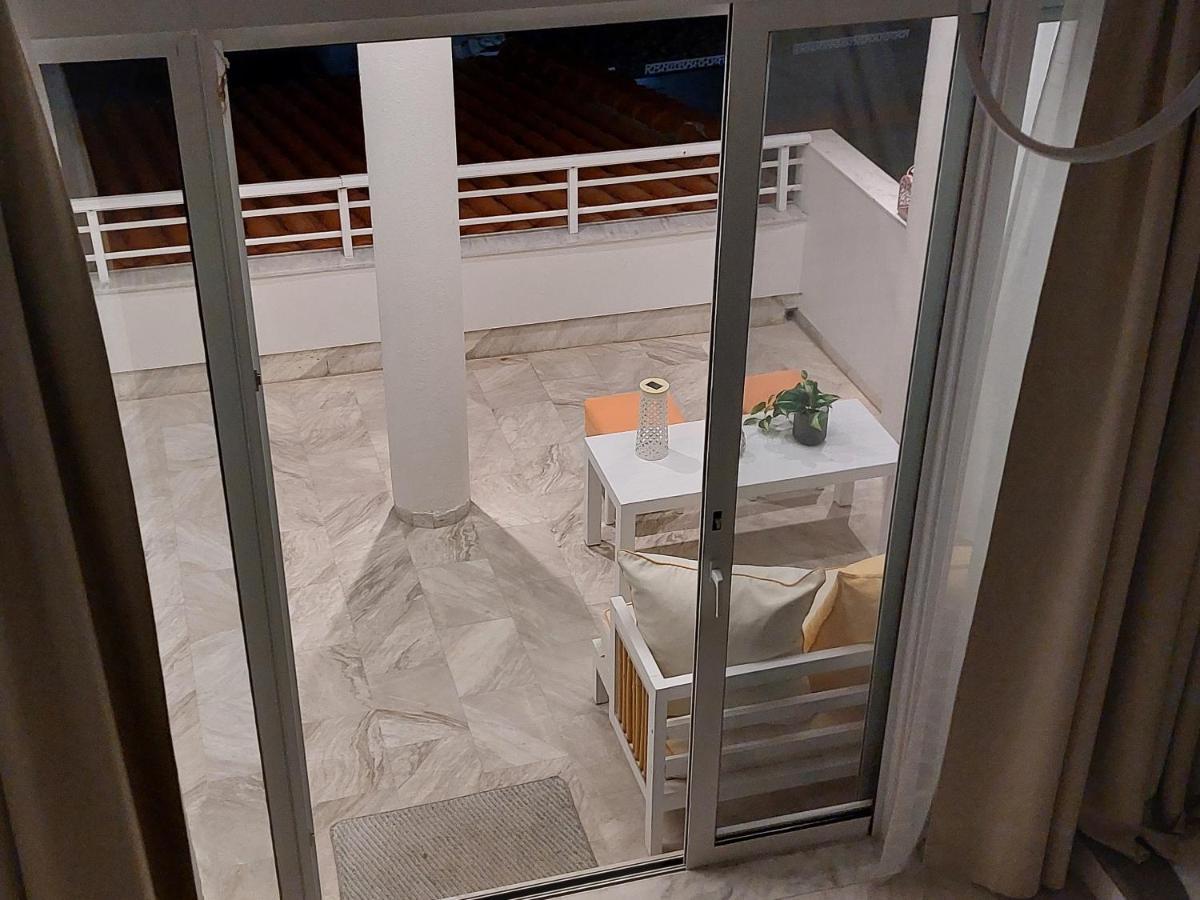 Nefeli Seaside Apartments โปไลโครโน ภายนอก รูปภาพ