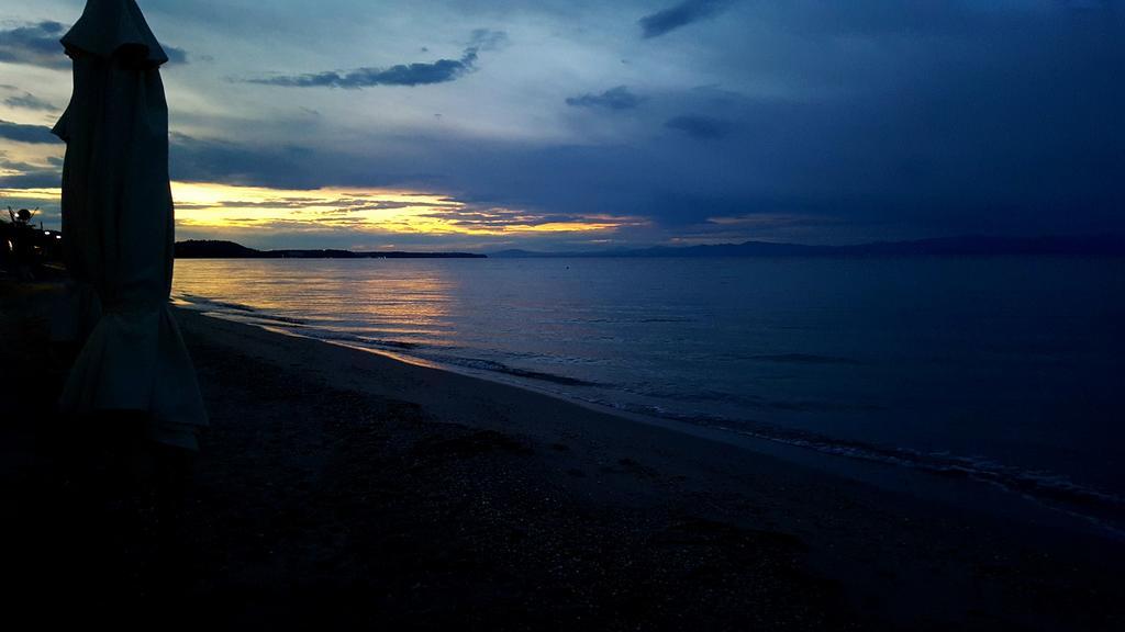 Nefeli Seaside Apartments โปไลโครโน ภายนอก รูปภาพ